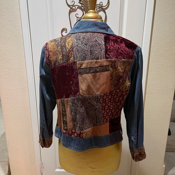Denim jacket with patch work - Picture 2 of 3